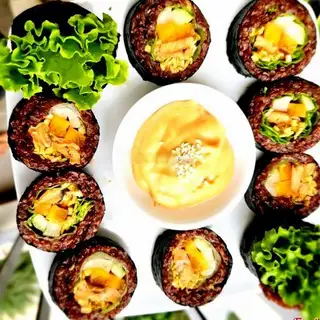 Hình ảnh Gimbap cá hồi
