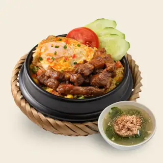 Hình ảnh Cơm thố ba chỉ heo kho quẹt