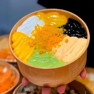 Hình ảnh Bông lan trứng muối mix 6 sốt
