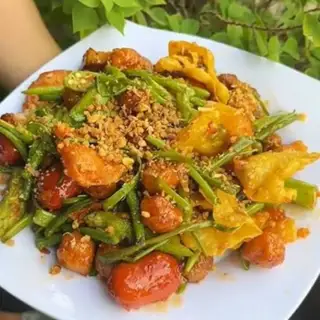 Combo cá viên chiên sốt bơ cay - phần nhỏ - 104.000 ₫ tại Ăn Vặt Nhà Nga Cá Viên Chiên & Combo Ăn Vặt - Đoàn Hồng Phước