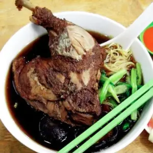 Mì vịt tiềm - góc tư - 130.000 ₫ tại Bồi Ký Mì Gia - Nơ Trang Long