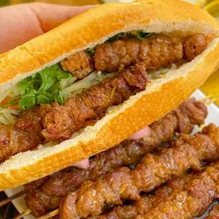 Hình ảnh Bánh mì thịt xiên
