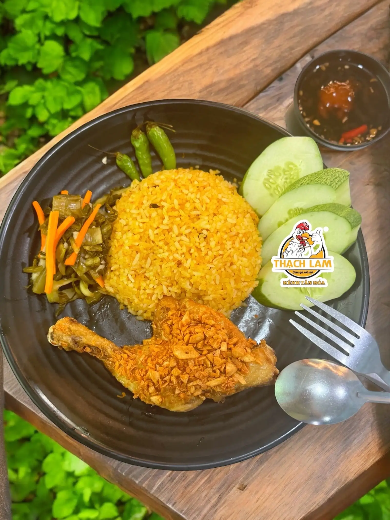 Cơm gà mắm tỏi - đùi vừa - 65.000 ₫ tại Cơm Gà Xối Mỡ Thạch Lam - Kênh Tân Hóa