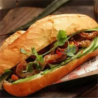 Hình ảnh Bánh mì chả cá - trà tắc