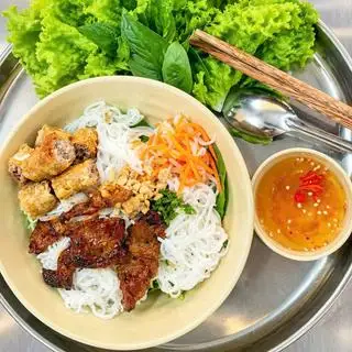Hình ảnh Bún thịt nướng chả giò