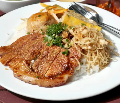 Cơm Tấm Hải Nam - Cách Mạng Tháng Tám - Cơm/Cơm tấm gần bạn