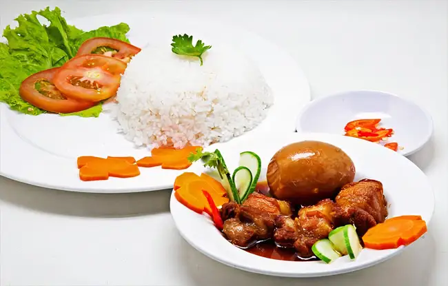 Thịt kho trứng - 38.000 ₫ tại Quán Sáu Liêm - Cơm Bình Dân - Bùi Hữu Nghĩa