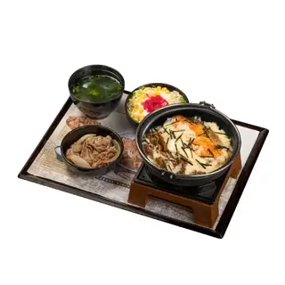 Hình ảnh Set cơm thố bò nướng cá hồi phô mai