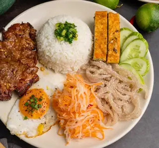 Hình ảnh Cơm tấm sườn chả