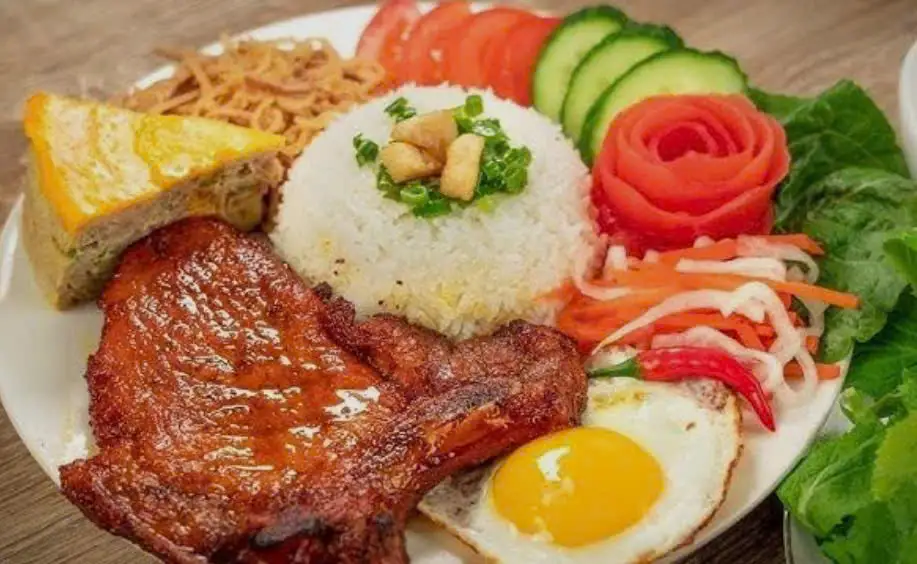 Cơm sườn - chả - trứng - bì - 72.000 ₫ tại Cơm Tấm BO - Hoàng Hoa Thám