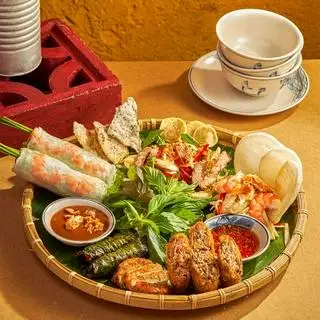 Mâm khai vị Dì Mai - ST5 - 343.440 ₫ tại Dì Mai - Nhà Hàng Việt Nam - TTTM Mplaza