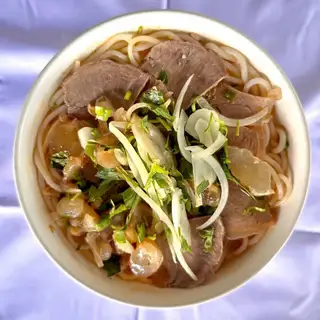 Bún bò Huế nạm gân - 65.000 ₫ tại Bún Bò Huế O Huyền - Hoàng Sa