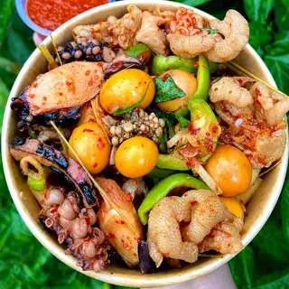 Râu bạch tuộc mix chân gà - 99.000 ₫ tại Ăn Vặt Nhà Bánh Bao - Dương Quảng Hàm