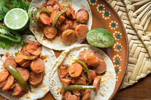 Tacos xúc xích - 35.000 ₫ tại Tacos Mexico - Lê Thúc Hoạch