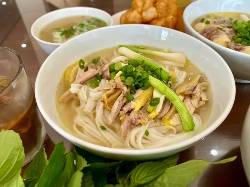 Phở gà xé - 70.000 ₫ tại Phở Gà Bảo Khánh - Trần Hưng Đạo