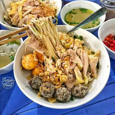 Hình ảnh Quyên - Phở Gà Trộn Đặc Biệt - Hoàng Hoa Thám