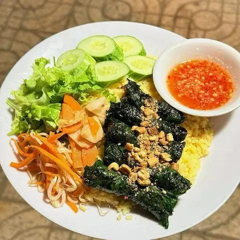 Hình ảnh Cơm Gà Phú Yên, Bò Lá Lốt & Bánh Ngọt - Nguyễn Văn Bứa
