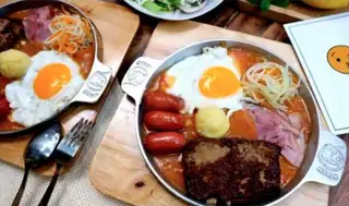 Hình ảnh Bánh mì chảo đầy đủ