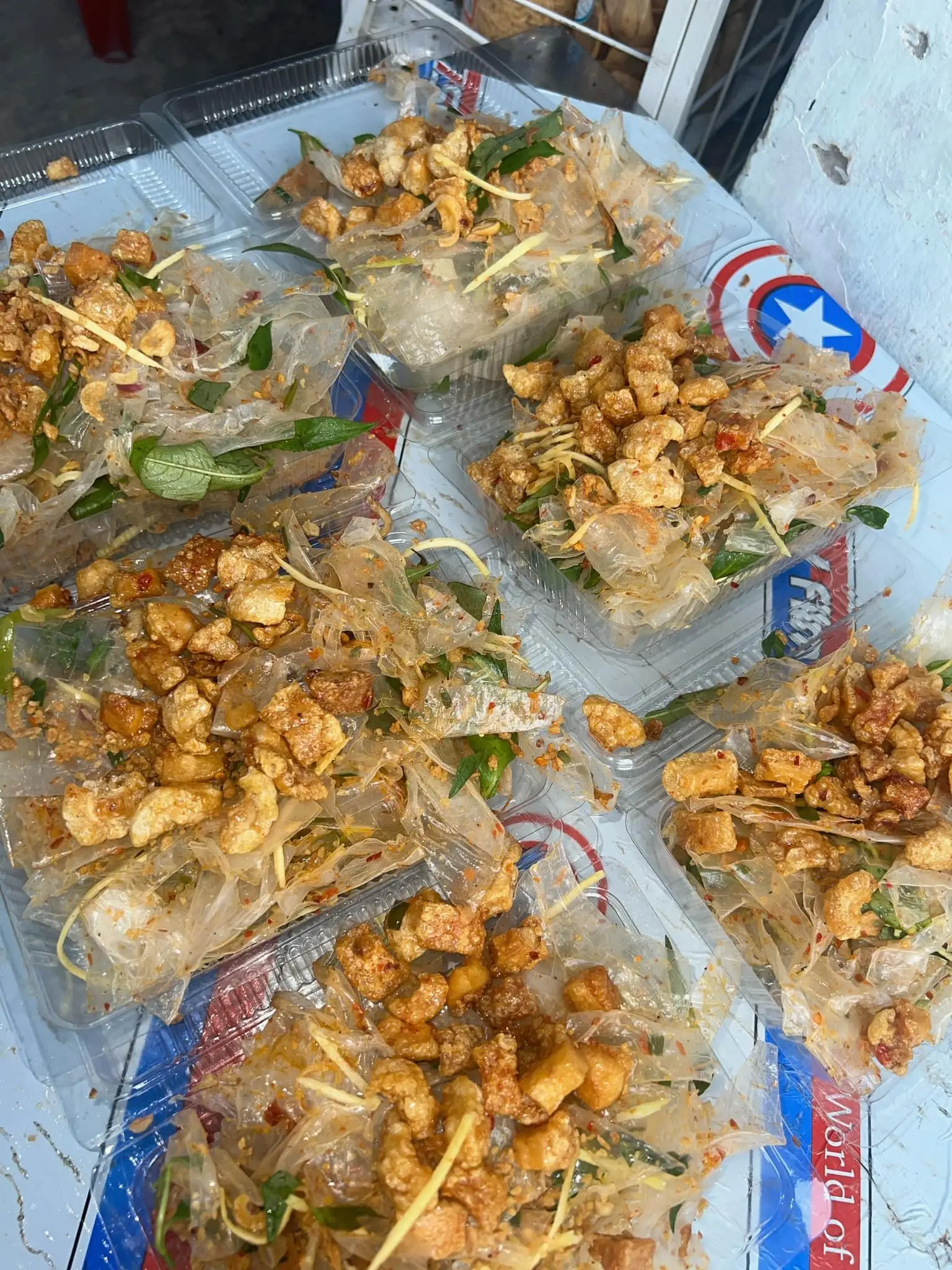 Bánh tráng trộn sốt Thái tóp mỡ - 42.000 ₫ tại Uyên Bánh Tráng Phơi Sương - Bánh Tráng Abi & Ăn Vặt - Đường Số 47