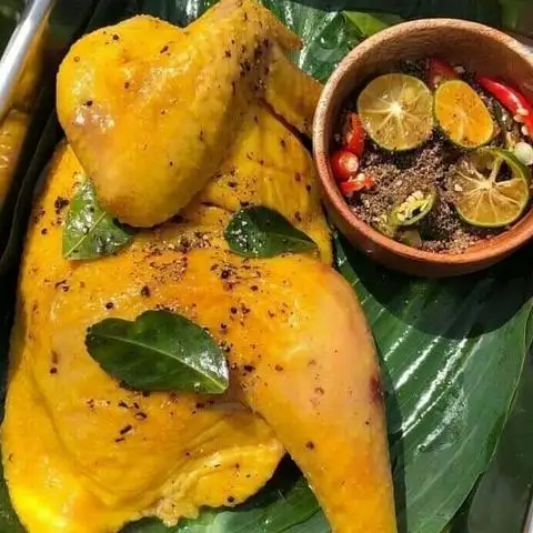 Hình ảnh Chim Quay, Gà Luộc & Gà Ủ Muối - Trần Cung