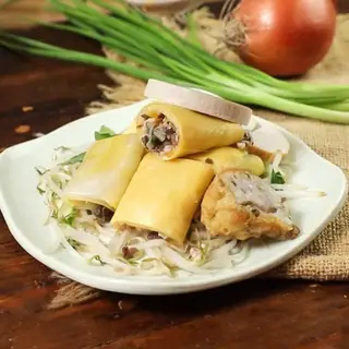 Bánh cuốn trứng - 39.000 ₫ tại Trang Food - Bún Thái & Bánh Cuốn Chả Mực - Cư Xá Phú Bình