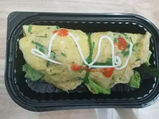 Trứng cuộn cơm phomat - 55.000 ₫ tại  Bếp Nhà Sasumi - Mì Xào Ramen & Trứng Cuộn Cơm Phomat - Đường Số 3