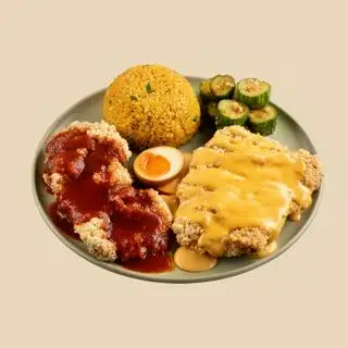 Hình ảnh Cơm rang 2 loại thịt heo - gà chiên khổng lồ sốt đặc biệt