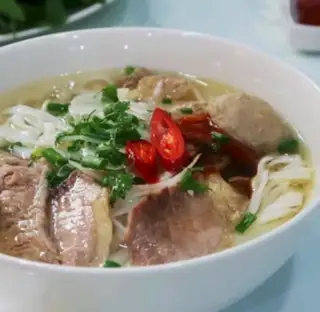 Phở nạm - 45.000 ₫ tại Quán Phở 49 - 3 Tháng 2