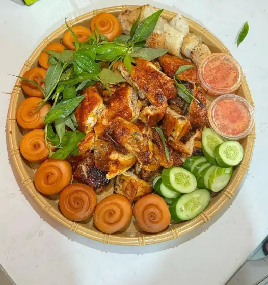 Combo gà nướng ngũ vị + 10 bánh bao - 259.000 ₫ tại Gà Nướng Phương Nam - Tôn Đản