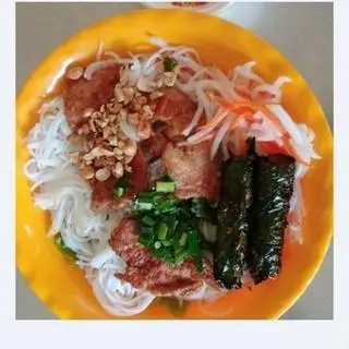 Bún thịt nướng lá lốt - 43.000 ₫ tại Bún Thịt Nướng & Bò Lá Lốt Sáu Cận - Phan Văn Trị
