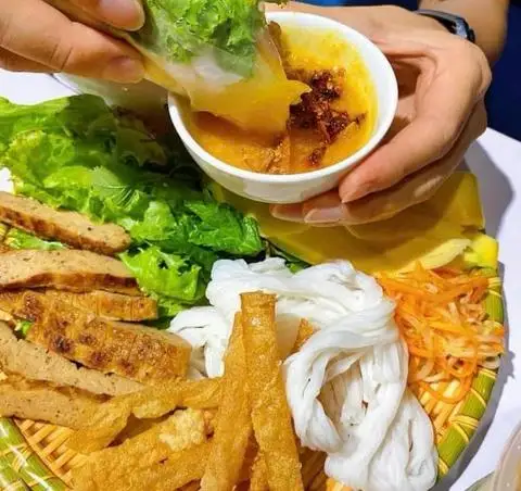 Hình ảnh Nem Nướng Nha Trang Ăn Vặt Phút Mốt - Lương Ngọc Quyến
