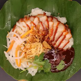 Xôi xá xíu - 42.000 ₫ tại Bánh Mì PewPew - Đường D5