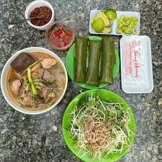 Bún bò đầy đủ có giò hoặc sụn - 68.000 ₫ tại Bún Bò Huế Sông Hương - 873 Hoàng Sa