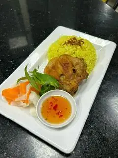 Cơm gà chiên mắm tỏi - 45.000 ₫ tại Cơm Gà Nha Trang 79 - Đường Số 51
