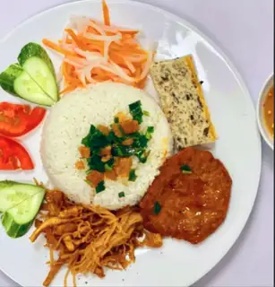 Cơm Tấm Sườn Bì Chả Chay ( Kèm nước súp rau củ/ canh) - 65.000 ₫ tại Quán Chay Sen Cô Ba - Nguyễn Thị Tần