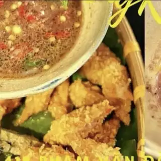 Nem chua rán - 27.000 ₫ tại Bún Đậu Leng Keng - Dương Quảng Hàm