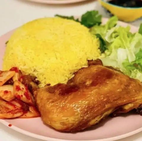 Hình ảnh Cơm Gà Bếp Nhà Giang - Cơm Gà & Gà Chiên - Vũ Văn Cẩn