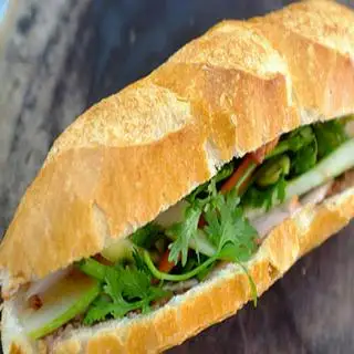 Hình ảnh Bánh mì nem chả Bình Định