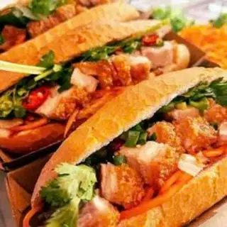 Hình ảnh Bánh mì heo quay