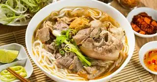 Hình ảnh Bún bò đặc biệt
