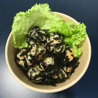 Cơm nắm - 39.000 ₫ tại Tiệm Tokbokki - Hoa Mùa Hè - Dương Quảng Hàm