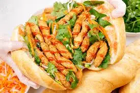 Bánh mì chả cá - 30.000 ₫ tại Kim Oanh Bánh Mì Xôi Mặn - Nguyễn Thị Minh Khai