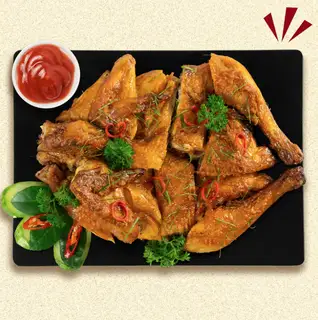 Hình ảnh Gà Nướng Lá Chanh Tươi Xốt Thái - Nguyên con