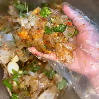 Bánh tráng sa tế tỏi trứng cút - 29.000 ₫ tại Bánh Tráng Phơi Sương Hy Hy Food - Phan Đình Phùng