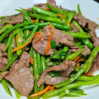 Cơm bò xào đậu que - 50.000 ₫ tại Cơm Văn Phòng Tâm Phúc - Tôn Đản