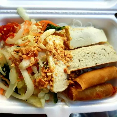 Xôi Mặn & Bún Xào Chay - Trịnh Đình Trọng - Món chay gần bạn