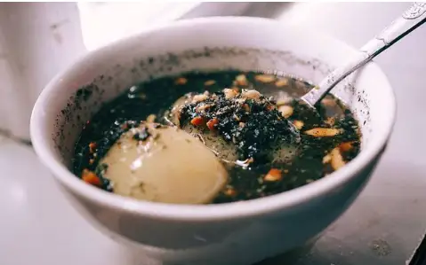 Hình ảnh Hằng - Bánh Trôi Tàu & Chè Sắn - Bạch Mai