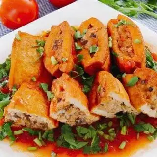 Cơm đậu hủ nhồi thịt sốt cà - 55.000 ₫ tại Bếp Nhà 199 - Cơm Văn Phòng - Điện Biên Phủ