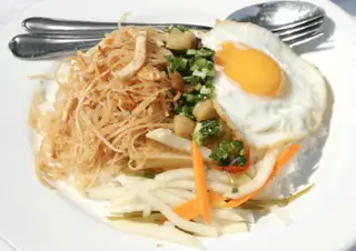 Hình ảnh Cơm sườn bì trứng