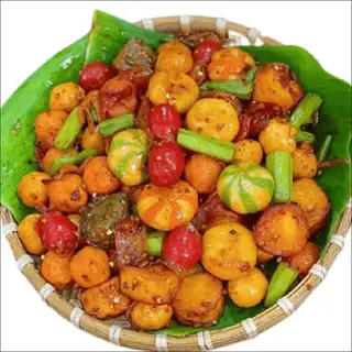 Combo cá viên chiên sốt mắm tỏi - phần nhỏ - 104.000 ₫ tại Ăn Vặt Nhà Nga Cá Viên Chiên & Combo Ăn Vặt - Đoàn Hồng Phước